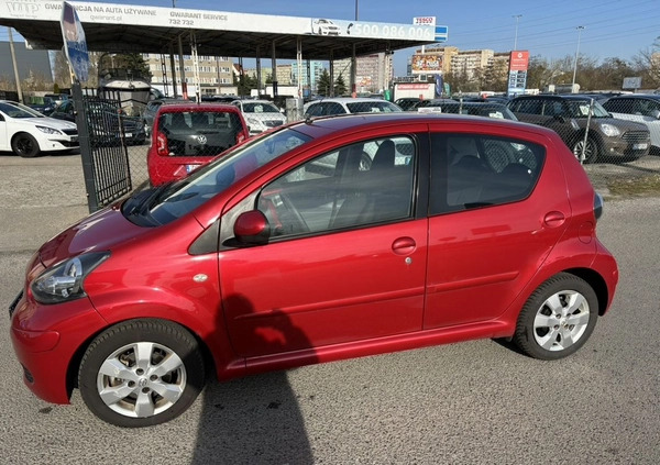 Toyota Aygo cena 15900 przebieg: 196000, rok produkcji 2011 z Szczecin małe 301